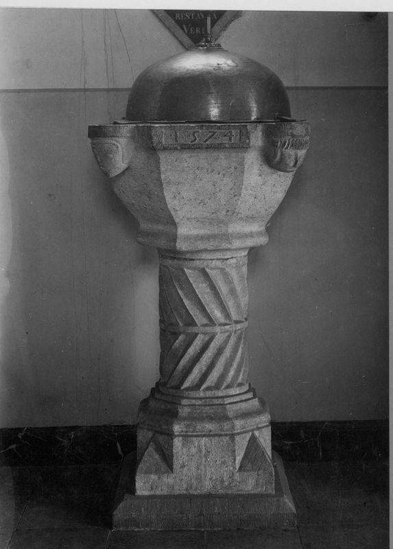 fonts baptismaux / Eglise Saint-Pierre[Hody]