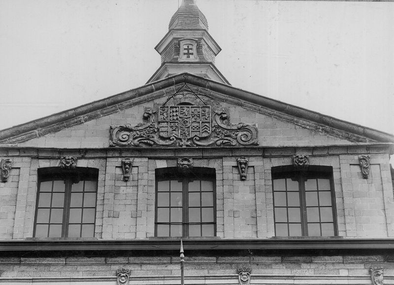 Wapenschild van Karl Theodor von Neuberg, Keurvorst van Beieren, Heer van Wijnendale en Roeselare