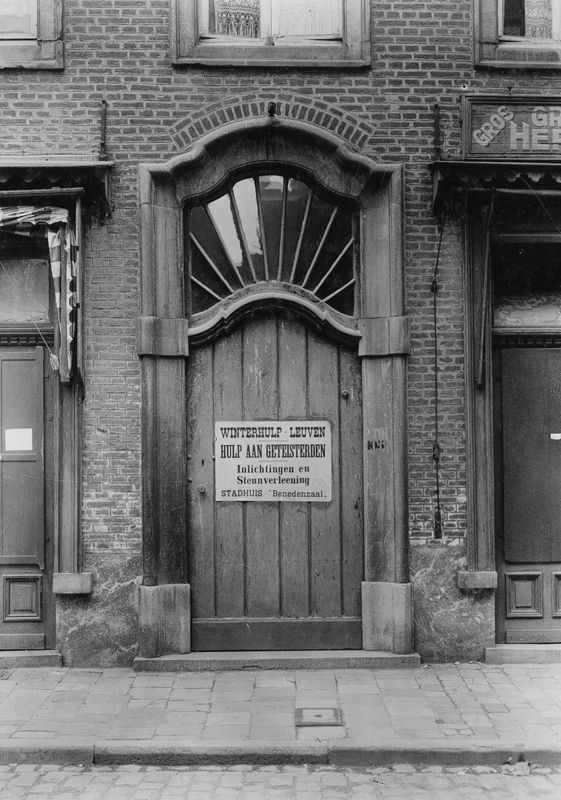 porte dans un mur extérieur / Bouwwerk[Leuven]