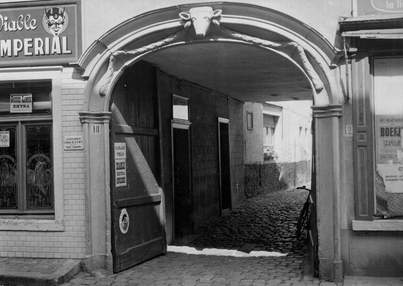 porte monumentale / Bouwwerk[Halle]