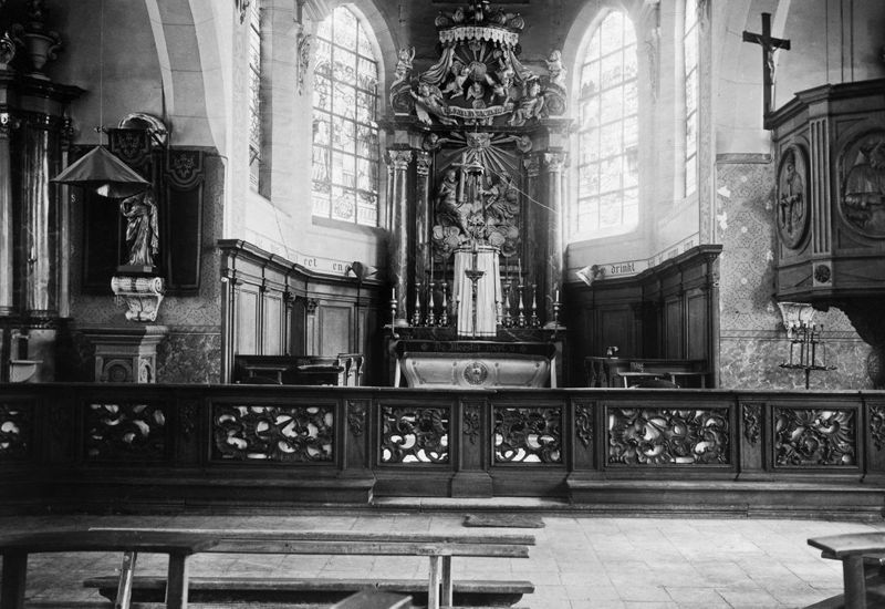 banc de communion / Kerk Sint-Stefaan[Lippelo]