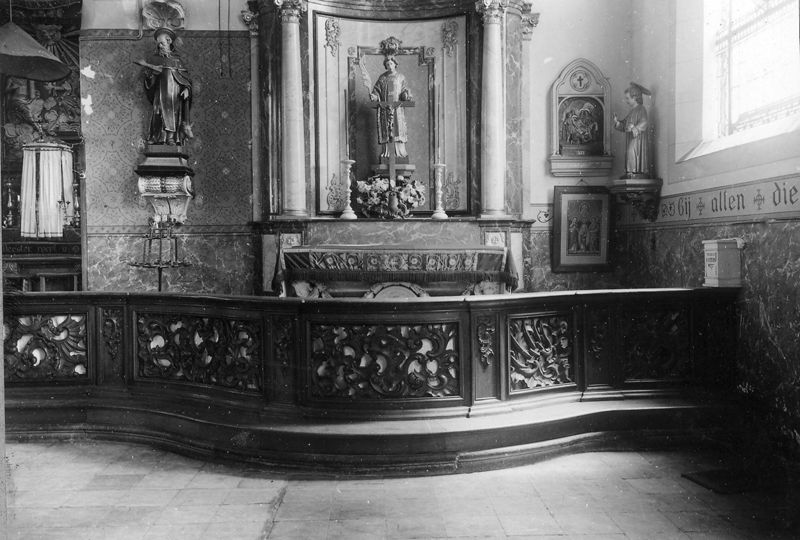 banc de communion / Kerk Sint-Stefaan[Lippelo]