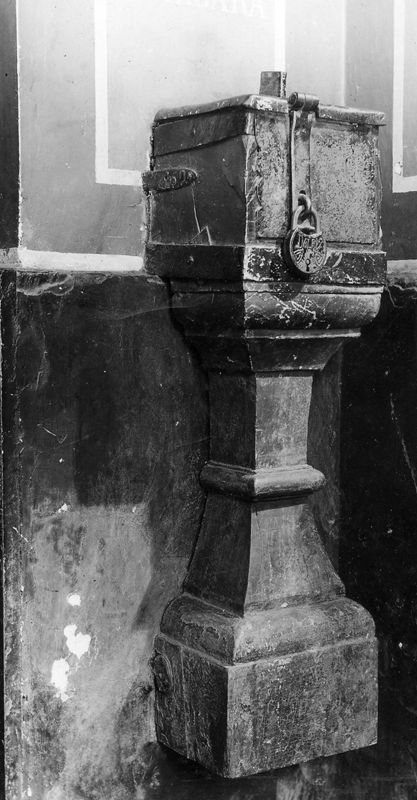 tronc d'offrande / Kerk Sint-Amandus[Sint-Amands]