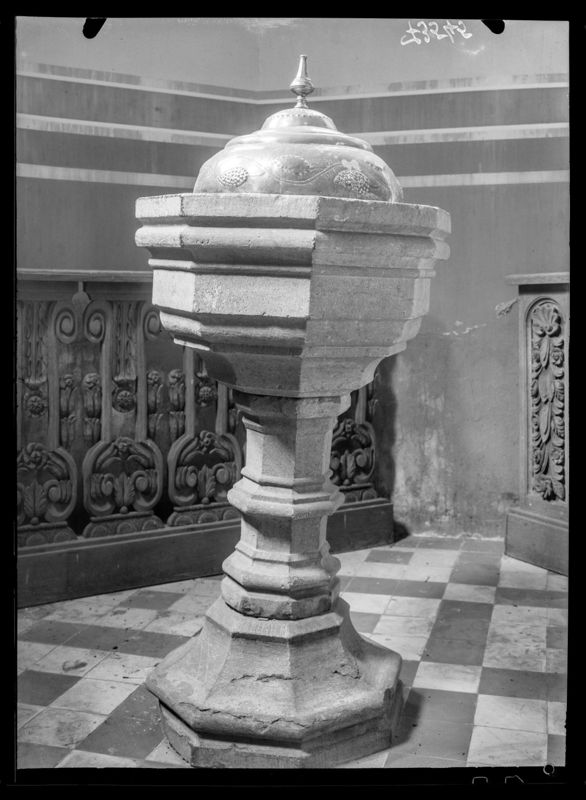 fonts baptismaux / Kerk Sint-Hubertus[Schaffen]