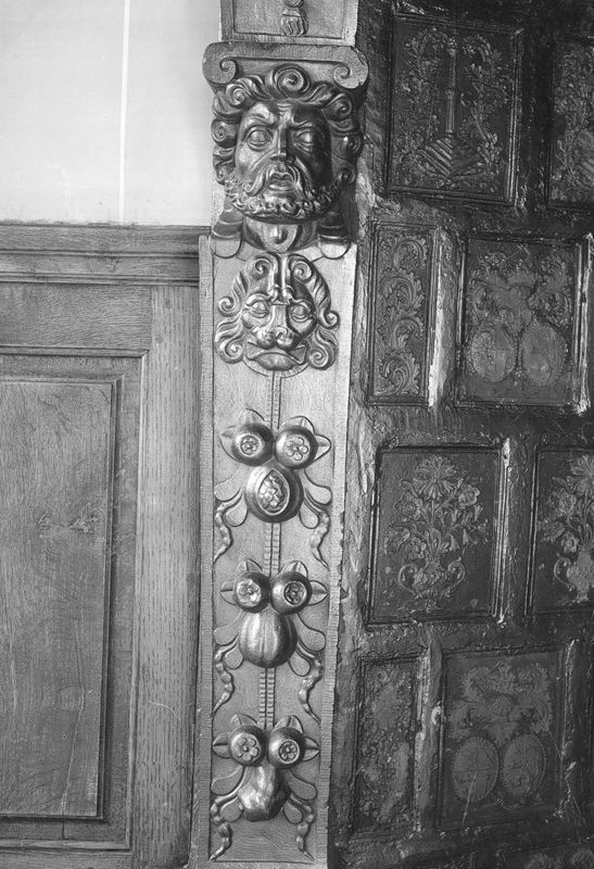cheminée[élément d'architecture] / Château de la Neuville