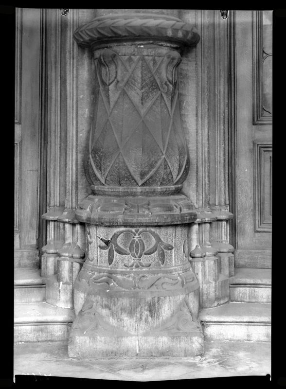 colonne engagée / Palais de Justice[Liège]