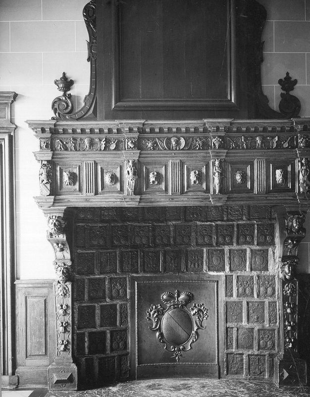 cheminée[élément d'architecture] / Château de la Neuville