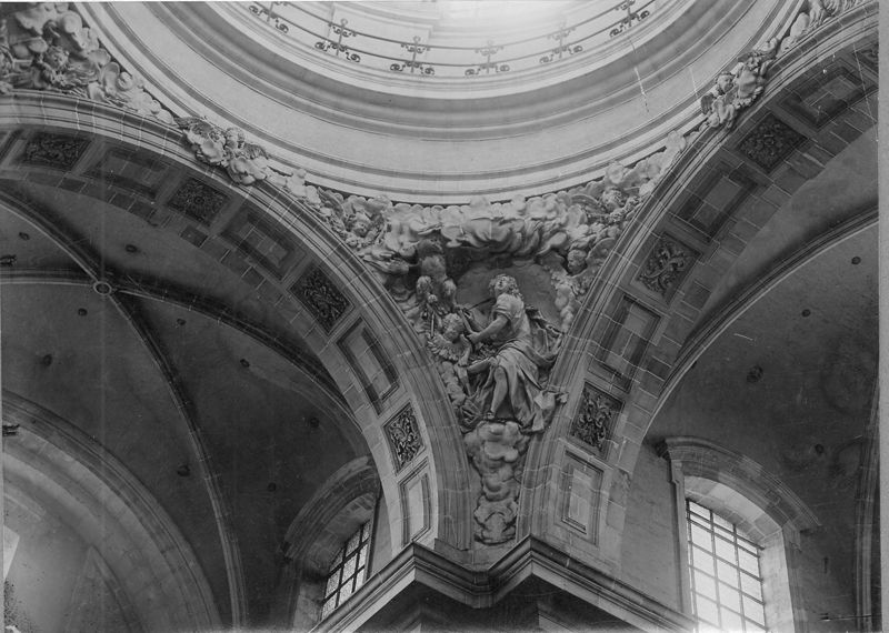 bas-relief[sculpture] / Kerk O.L.Vrouw en Sint-Pieter[Gent]