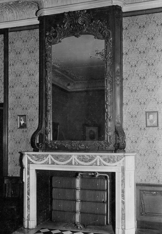 cheminée[élément d'architecture] / Couvent des Filles de la Croix[en Hors-Château]