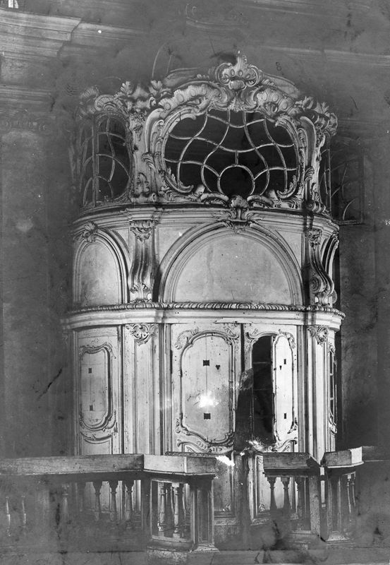 tambour de porte / Château de la Motte