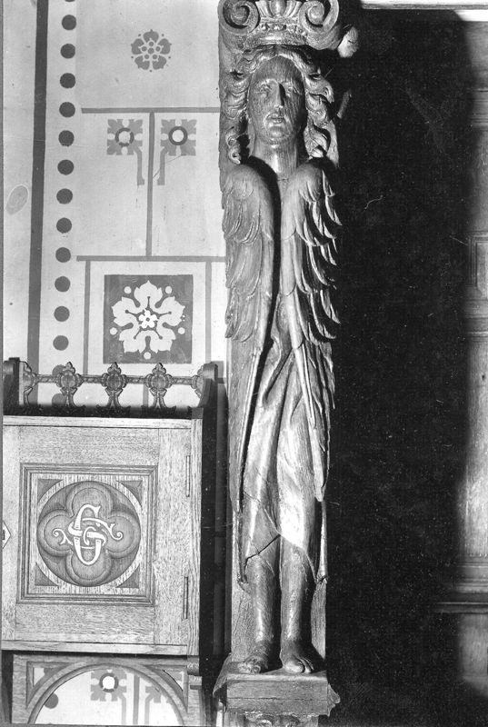 Anges caryatides