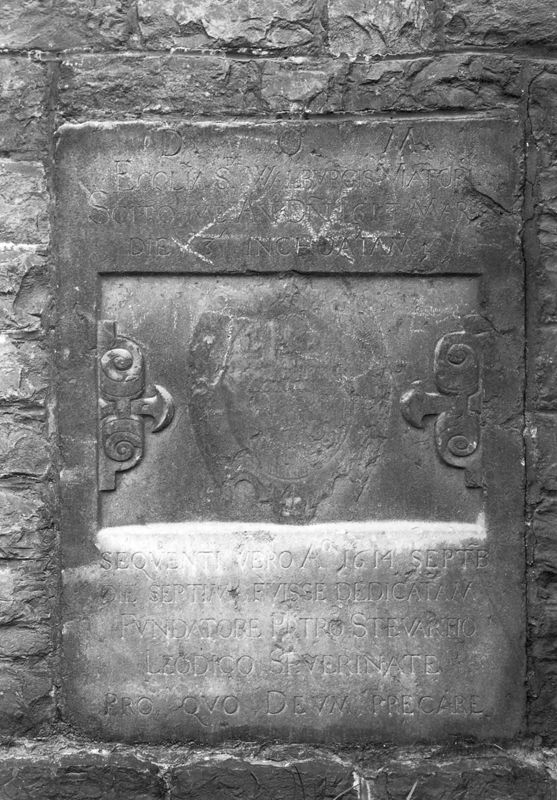pierre de fondation mentionnant le nom de Pierre Stevart