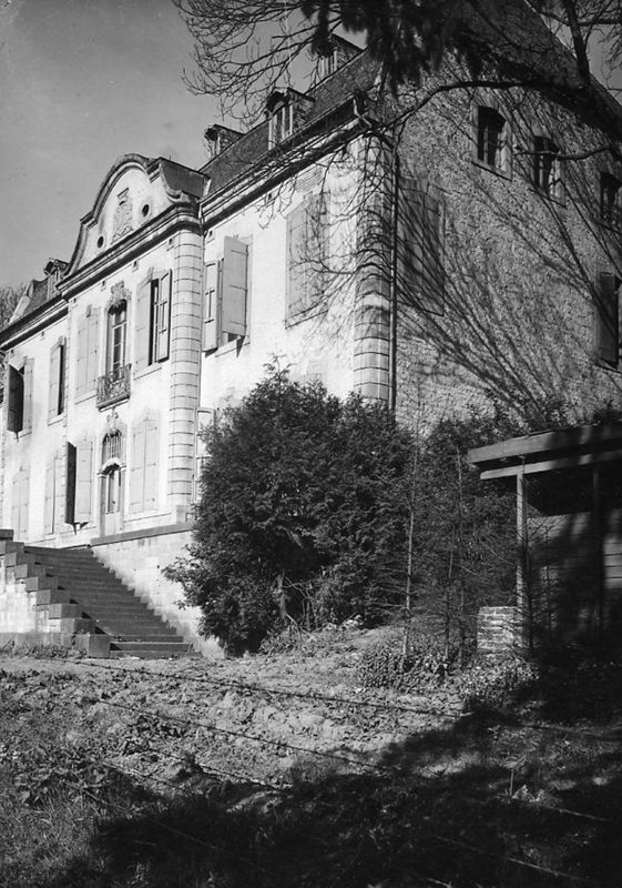 château / Château de Tharoul