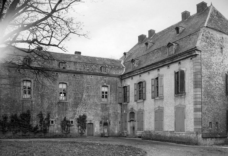 château / Château de Tharoul