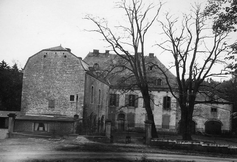 château / Château de Tharoul