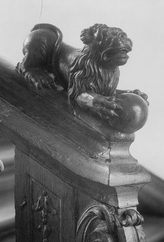 départ d'escalier / Abbaye Notre-Dame de Soleilmont