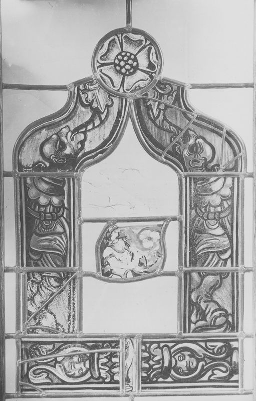 Fragments des vitraux primitifs de la collégiale (de 1415- ca1800)