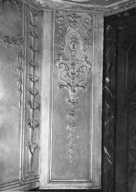 bas-relief[sculpture] / Château de Belle-Maison