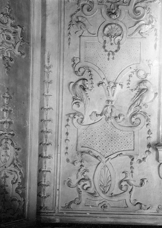 bas-relief[sculpture] / Château de Belle-Maison