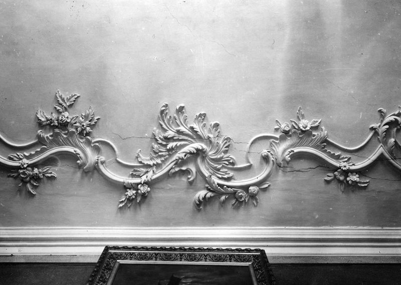 relief[sculpture] / Château de Belle-Maison