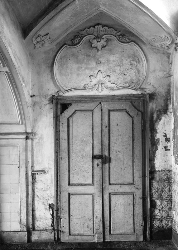 porte à deux battants / Château de Belle-Maison