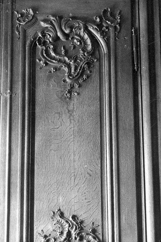 porte à deux battants / Palais du Gouvernement Provincial[ancien Palais des Princes-Evêques]
