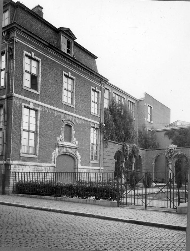 Academie voor Schone Kunsten (voorm. college van de H. Yvo)