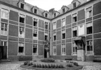A087589