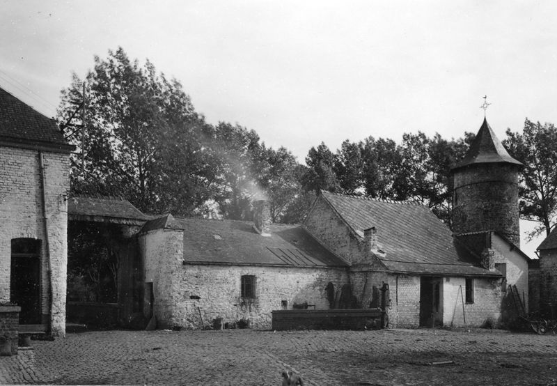 ferme en carré / Construction[Bienne-lez-Happart]