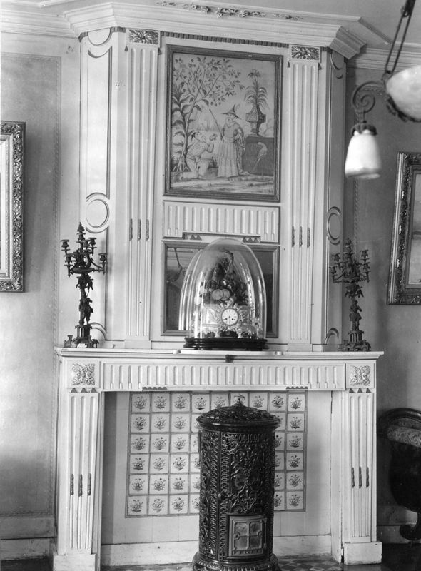 cheminée[élément d'architecture] / Maison Bertrand