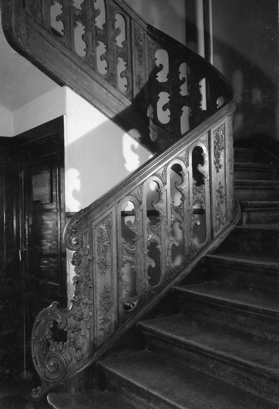 escalier tournant / Abbaye de Solières[ancienne]
