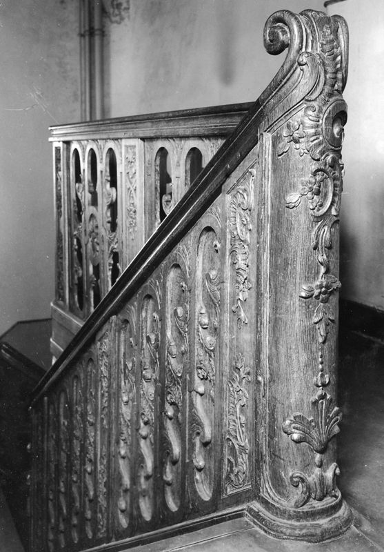 escalier droit / Abbaye de Solières[ancienne]