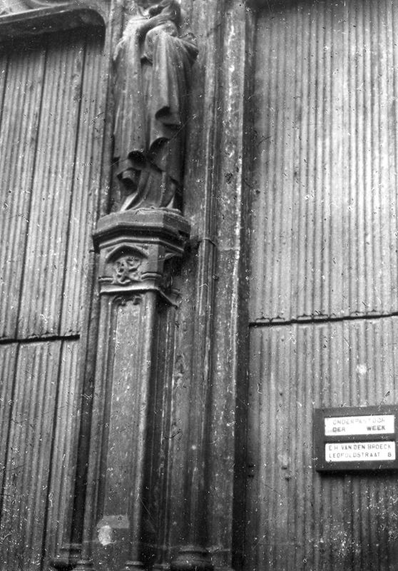 encadrement de porte / Kerk O.L.Vrouw over de Dijle