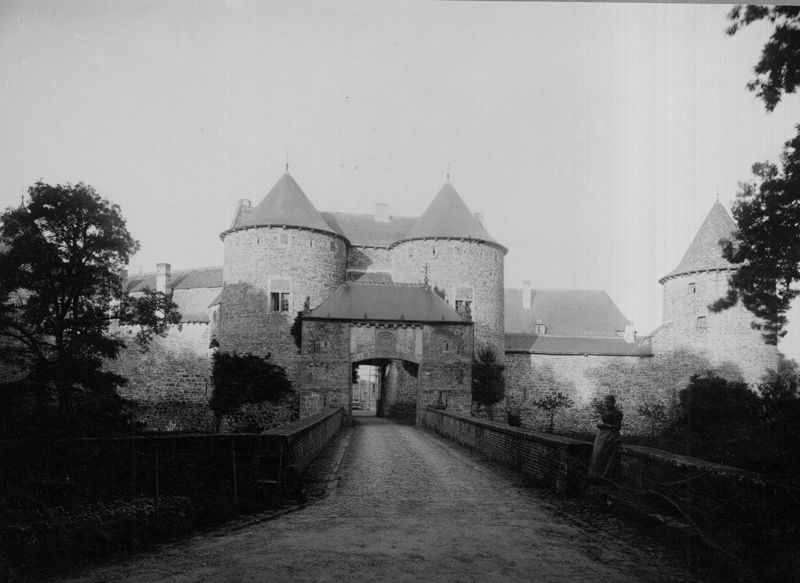 château / Construction[Corroy-le-Château]