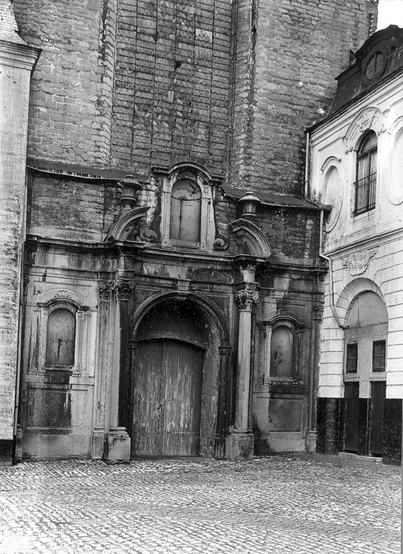 porche / Eglise Notre-Dame de la Cambre et Saint-Philippe Néri[Ixelles]