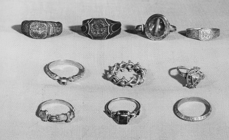 anneau[bague] / Museum Mayer van den Bergh