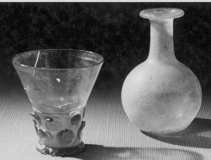 Fiole à goulot étroit de la sépulture de Coninxheim