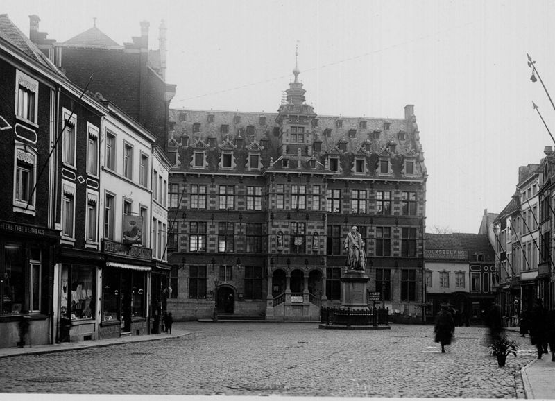 hôtel de ville / Stadhuis[Halle]