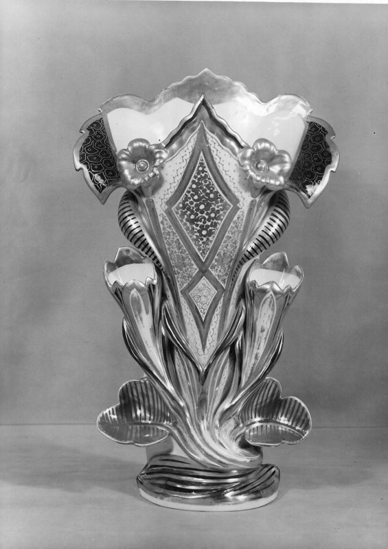vase décoratif / Abbaye bénédictine de la Paix Notre-Dame