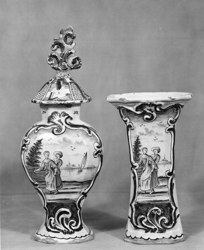 vase décoratif / Abbaye bénédictine de la Paix Notre-Dame