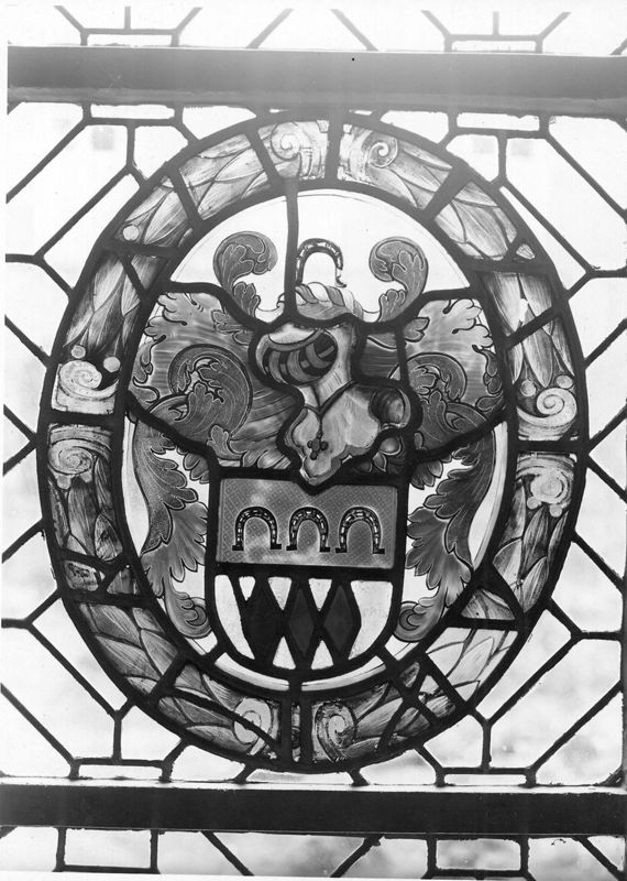 Vitrail avec le blason de la famille Peumans