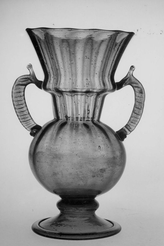 vase décoratif / Musée du Verre[Liège]