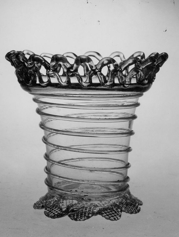 vase décoratif / Musée du Verre[Liège]