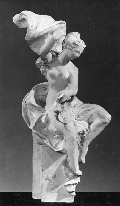 Projet de monument: figure féminine