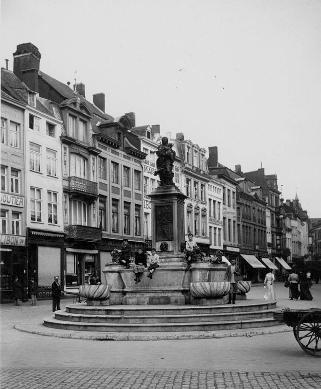 Fontaine de la Vierge de Vinâve-d'Ile