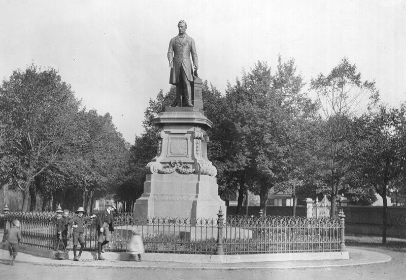 Monument à Joseph Lebeau, avocat, homme politique (1794-1865)