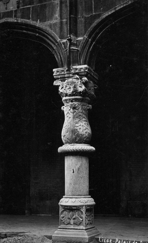 colonne[élément d'architecture] / Palais de Justice[Liège]