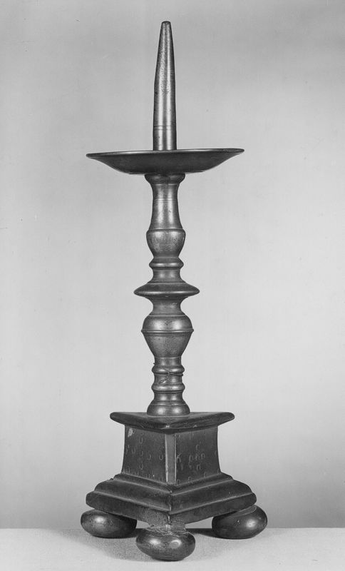chandelier / Museum Mayer van den Bergh