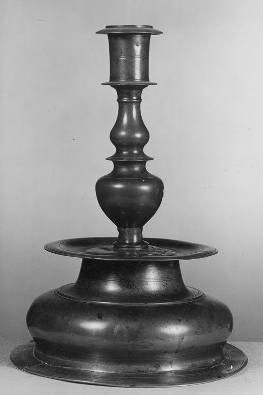 chandelier / Museum Mayer van den Bergh
