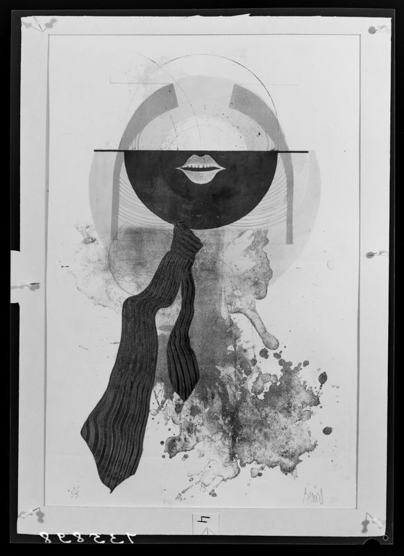 Femme à la cravate